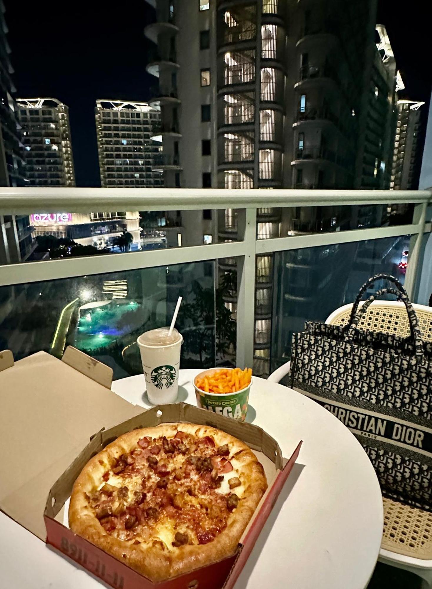 Azure Beach Club Taguig Eksteriør billede